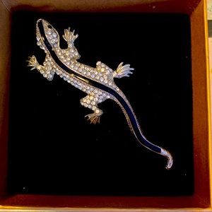 Lizard/gecko pendant